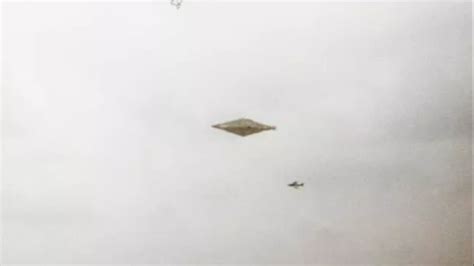 E­n­ ­n­e­t­ ­U­F­O­ ­g­ö­r­ü­n­t­ü­s­ü­ ­3­2­ ­y­ı­l­ ­s­o­n­r­a­ ­o­r­t­a­y­a­ ­ç­ı­k­t­ı­